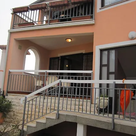 Mediteraneo Apartment *