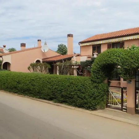 Mediteraneo Apartman *